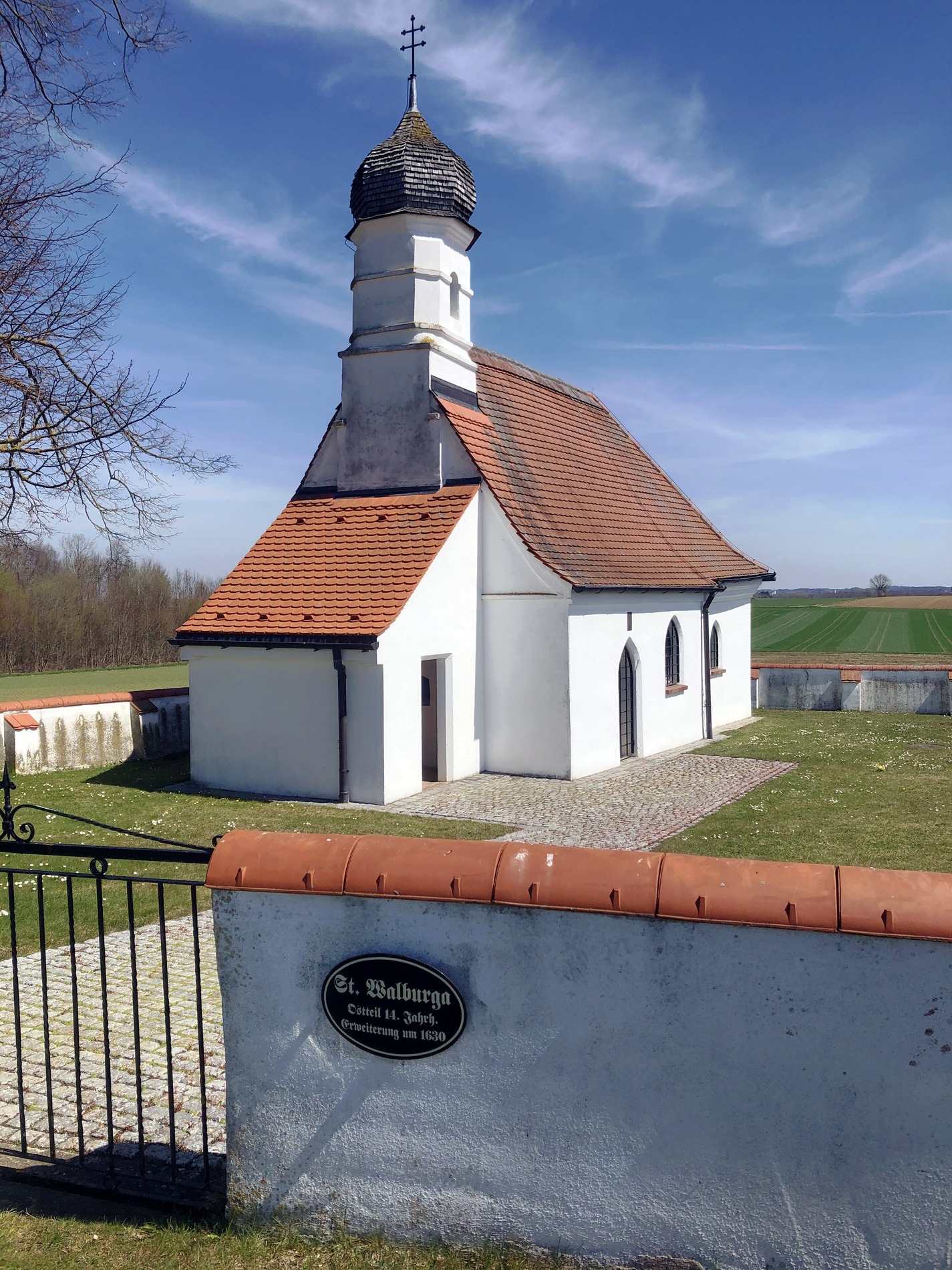 Mit dem Fahrrad zur St. Walburga Kapelle Sonnige Tage unsere
